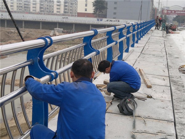 深圳不锈钢桥梁护栏除锈维护的重要性及其方法