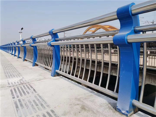 深圳304不锈钢复合管护栏的生产工艺揭秘